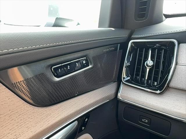 2026 Volvo XC90 Plus, B6 AWD Gas (mild hybrid), Gasoline, Bright, 7 Seats