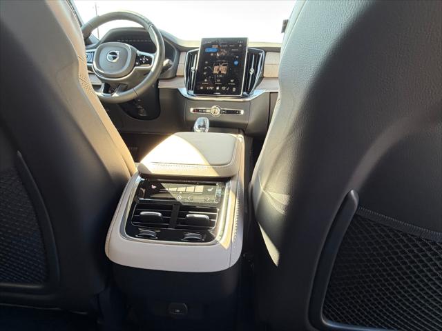 2026 Volvo XC90 Ultra, B6 AWD Gas (mild hybrid), Gasoline, Bright, 7 Seats