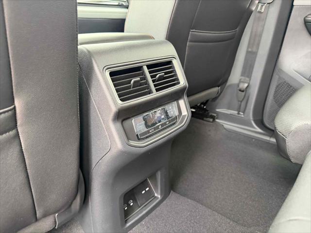 2026 Volkswagen Atlas Peak Edition
