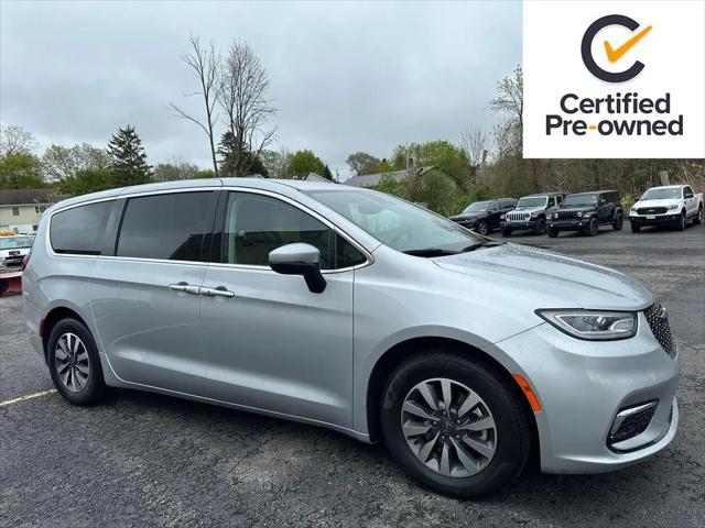 2023 Chrysler Pacifica Hybrid Touring L for sale in Webster, NY