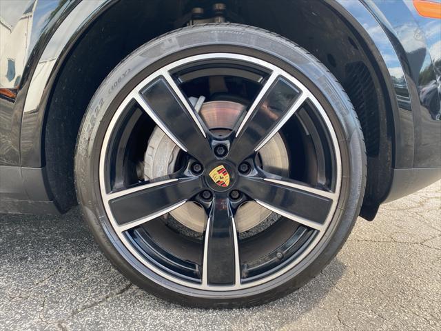 2023 Porsche Cayenne Platinum Edition