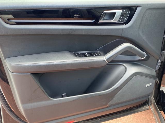 2023 Porsche Cayenne Platinum Edition