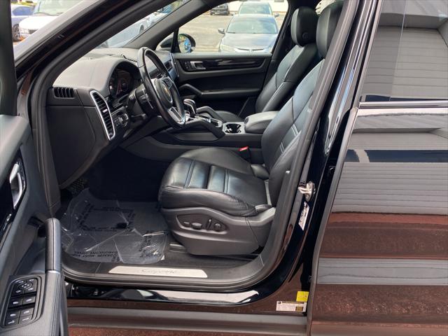 2023 Porsche Cayenne Platinum Edition