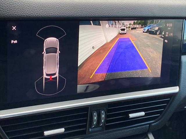 2023 Porsche Cayenne Platinum Edition