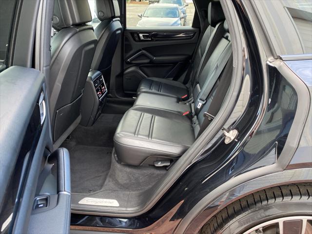 2023 Porsche Cayenne Platinum Edition