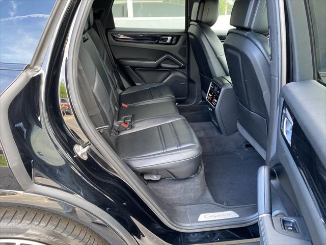 2023 Porsche Cayenne Platinum Edition