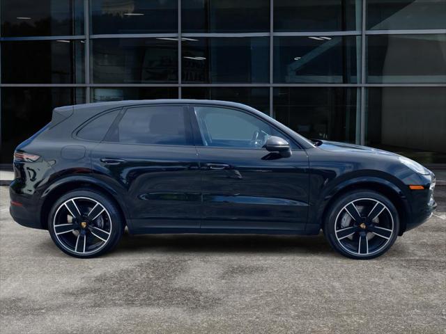2023 Porsche Cayenne Platinum Edition