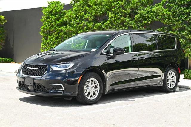 2024 Chrysler Pacifica Touring L for sale in Miami, FL