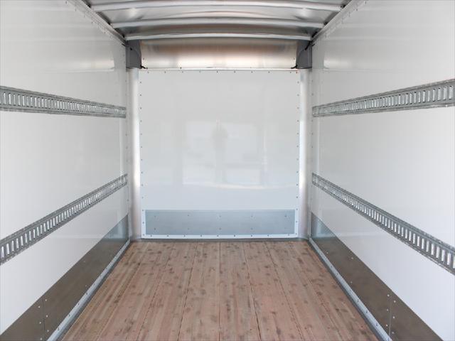 2025 Isuzu NPR Unknown