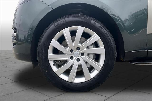 2025 Land Rover Range Rover P400 SE