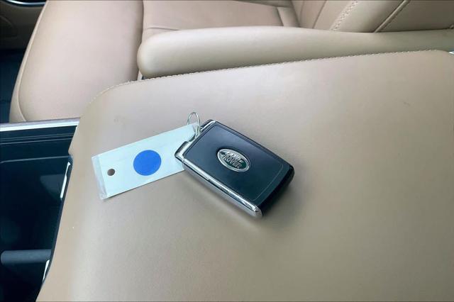 2025 Land Rover Range Rover P400 SE
