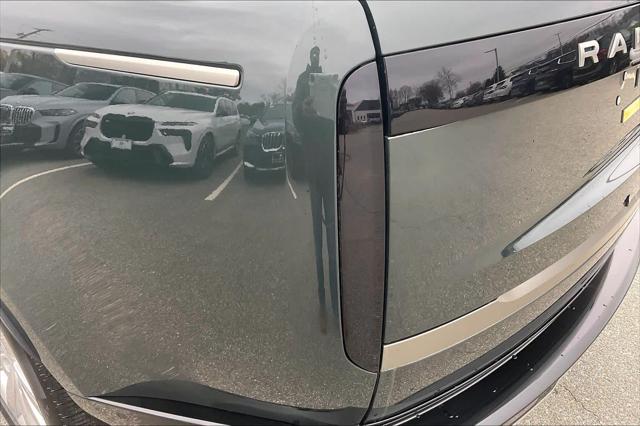 2025 Land Rover Range Rover P400 SE