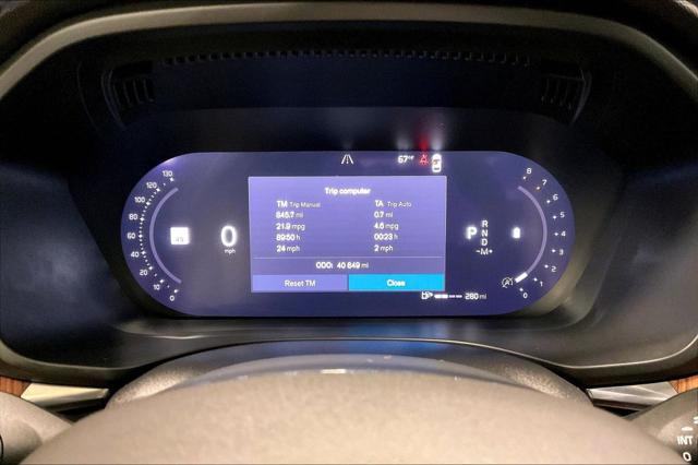 2023 Volvo XC60 B5 Plus Dark Theme