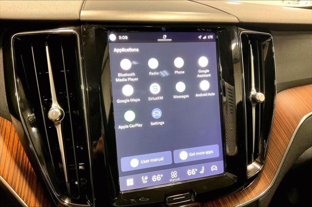 2023 Volvo XC60 B5 Plus Dark Theme