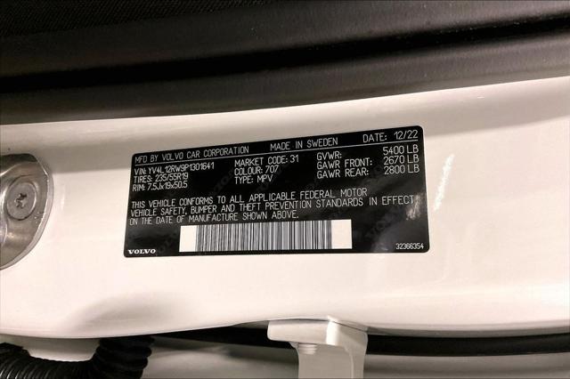 2023 Volvo XC60 B5 Plus Dark Theme