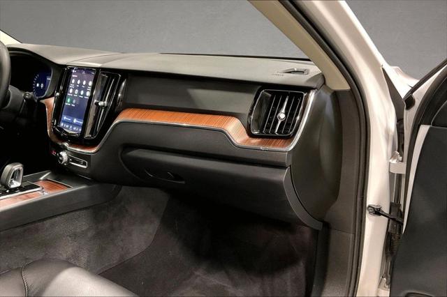 2023 Volvo XC60 B5 Plus Dark Theme