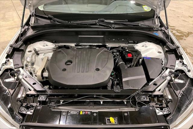 2023 Volvo XC60 B5 Plus Dark Theme