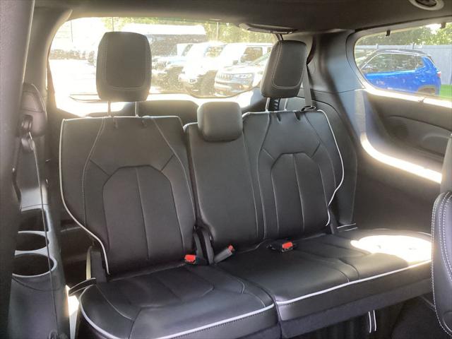 2026 Chrysler Pacifica Limited AWD