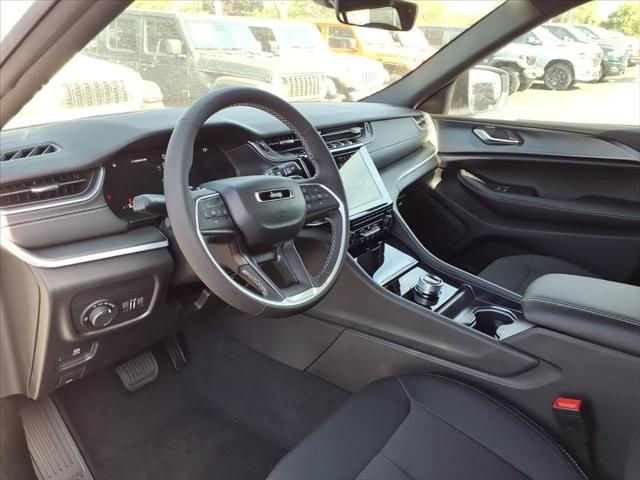 2026 Jeep Grand Cherokee Laredo 4x4