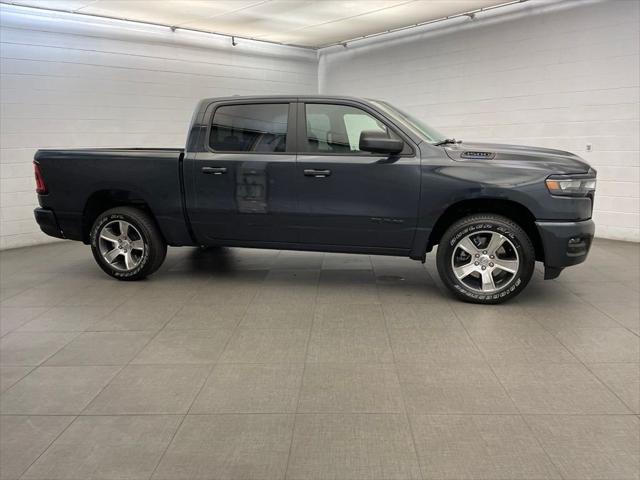 2026 RAM Ram 1500 RAM 1500 EXPRESS CREW CAB 4X4 57 BOX