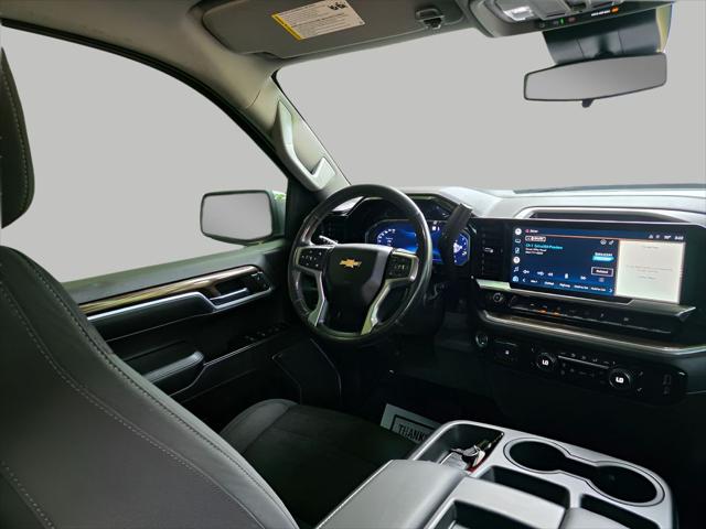 2022 Chevrolet Silverado 1500 4WD Crew Cab Standard Bed LT