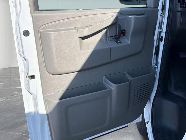 2025 GMC Savana Cargo RWD 2500 Regular Wheelbase Work Van