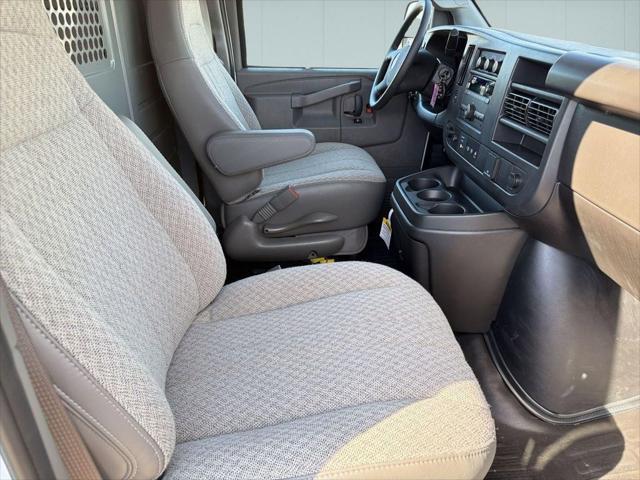 2025 GMC Savana Cargo RWD 2500 Regular Wheelbase Work Van