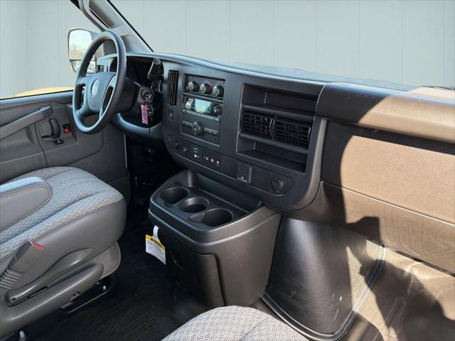 2025 GMC Savana Cargo RWD 2500 Regular Wheelbase Work Van