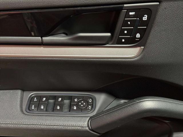 2024 Porsche Cayenne Base