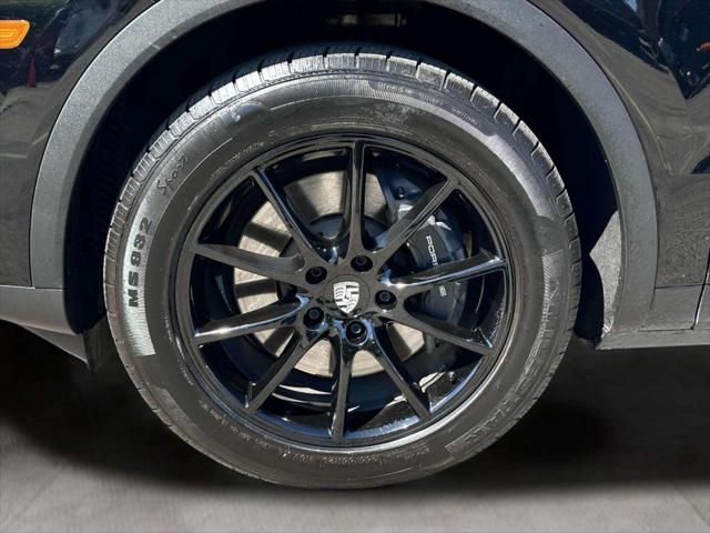 2024 Porsche Cayenne Base