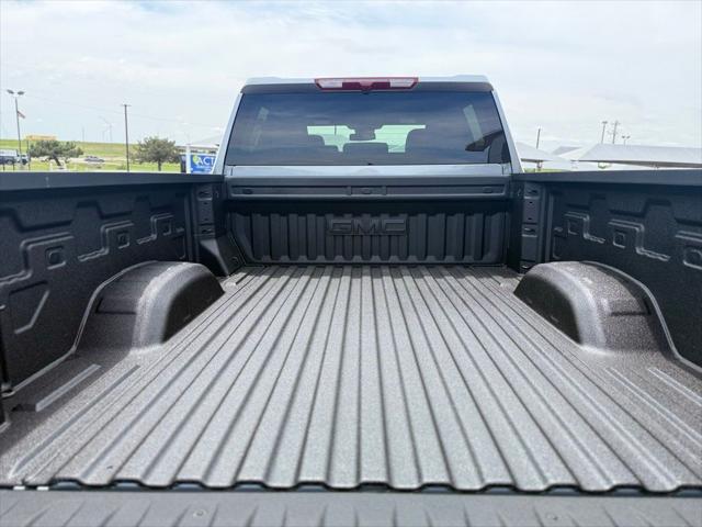 2026 GMC Sierra 2500HD Crew Cab, Standard Bed, AT4, 4WD