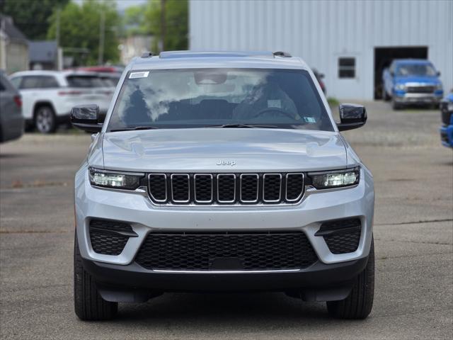 2026 Jeep Grand Cherokee GRAND CHEROKEE LAREDO X 4X4