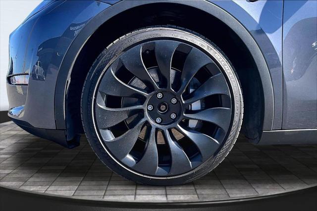 2022 Tesla Model Y Long Range Dual Motor All-Wheel Drive