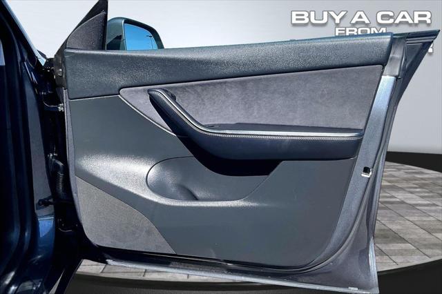 2022 Tesla Model Y Long Range Dual Motor All-Wheel Drive