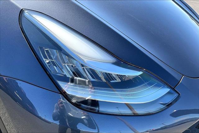 2022 Tesla Model Y Long Range Dual Motor All-Wheel Drive