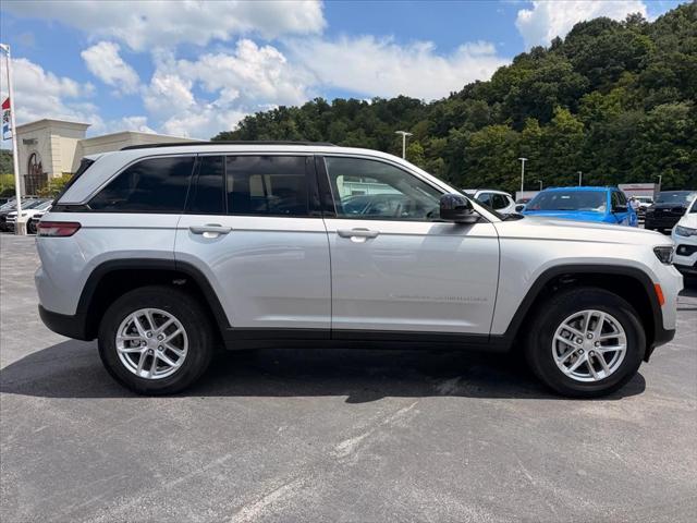 2026 Jeep Grand Cherokee GRAND CHEROKEE LAREDO X 4X4