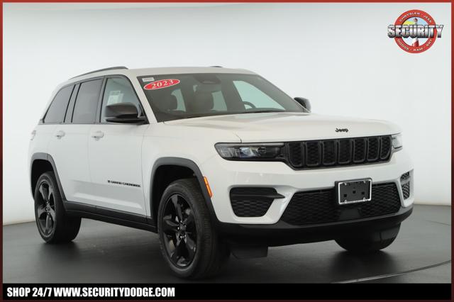 2023 Jeep Grand Cherokee Altitude 4x4 for sale in Amityville, NY