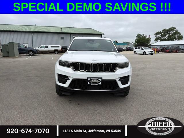 2026 Jeep Grand Cherokee GRAND CHEROKEE LAREDO X 4X4