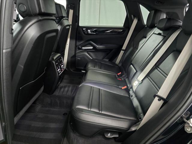2023 Porsche Cayenne Platinum Edition