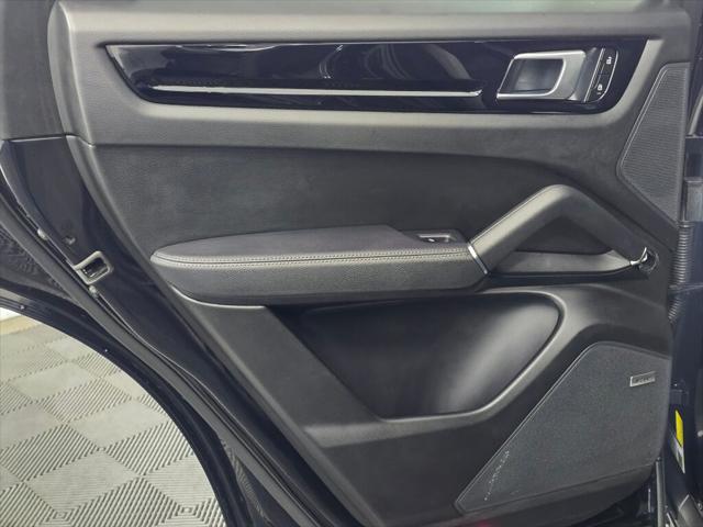2023 Porsche Cayenne Platinum Edition
