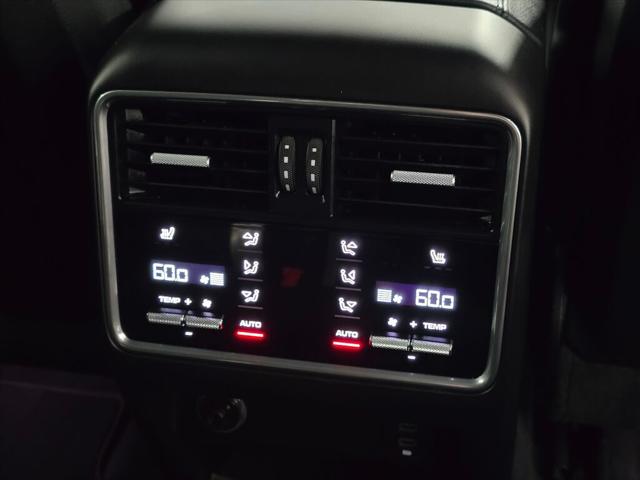 2023 Porsche Cayenne Platinum Edition