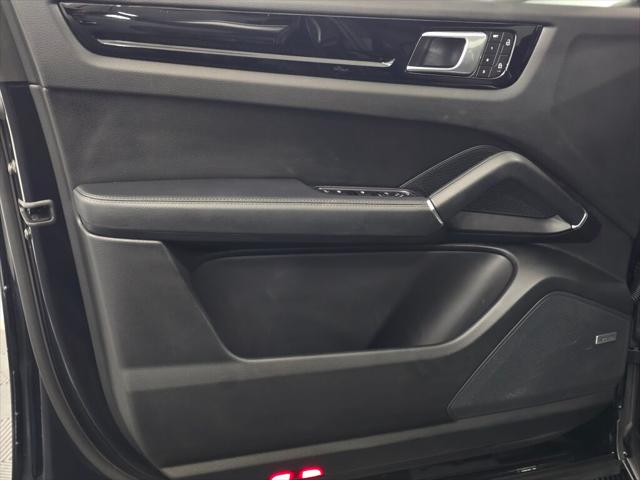 2023 Porsche Cayenne Platinum Edition