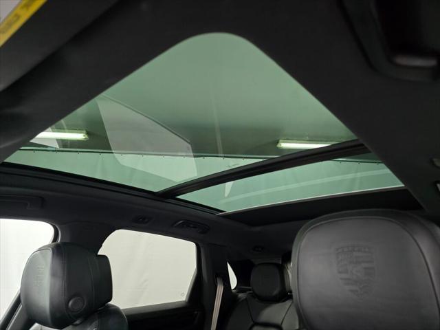 2023 Porsche Cayenne Platinum Edition
