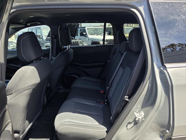 2026 Jeep Cherokee Laredo 4x4