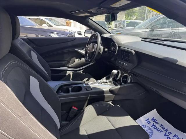 2022 Chevrolet Camaro RWD Coupe LT1