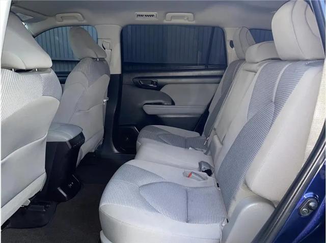 2021 Toyota Highlander LE