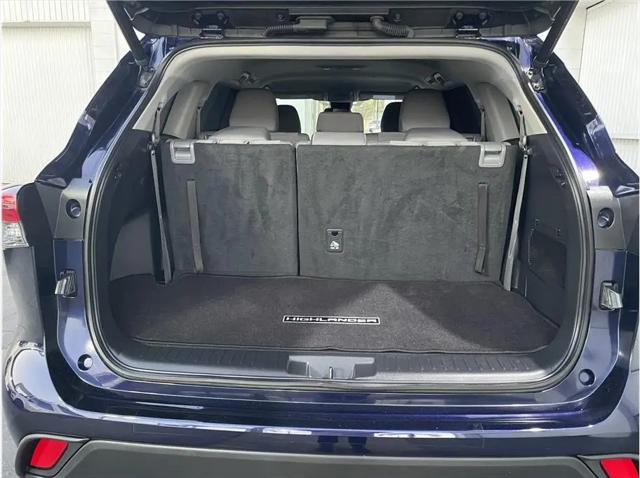 2021 Toyota Highlander LE