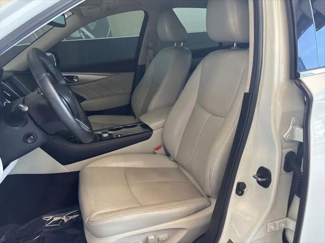 2023 INFINITI Q50 LUXE