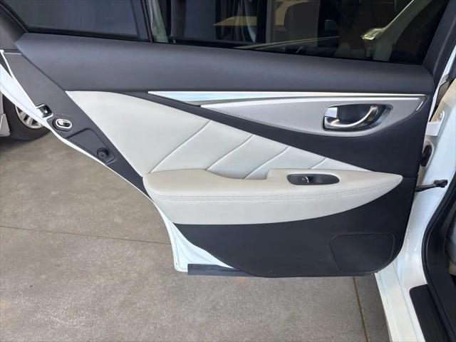 2023 INFINITI Q50 LUXE