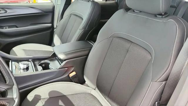 2026 Jeep Grand Cherokee Laredo 4x2